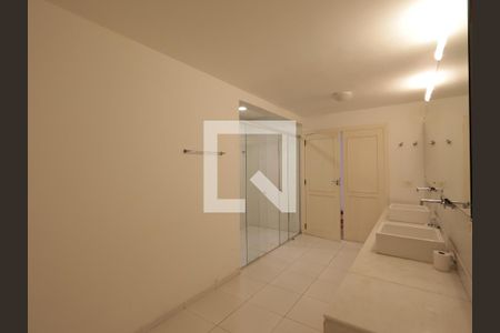 Casa de condomínio à venda com 754m², 4 quartos e 6 vagasBanheiro 6