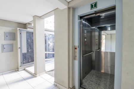 Apartamento à venda com 36m², 2 quartos e sem vaga Apartamento à venda com 36m², 2 quartos e sem vagaÁrea Comum