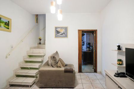 Casa à venda com 147m², 3 quartos e 2 vagasSala