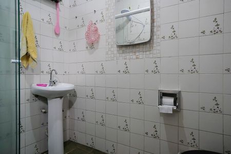 Casa à venda com 147m², 3 quartos e 2 vagasBanheiro