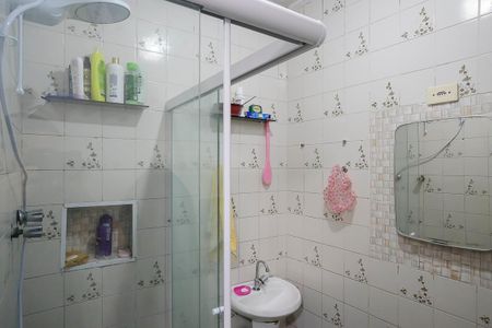 Casa à venda com 147m², 3 quartos e 2 vagasBanheiro