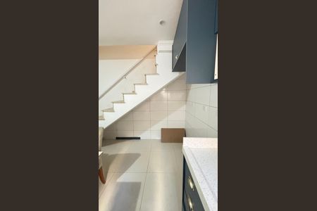Apartamento à venda com 110m², 2 quartos e 1 vaga Apartamento à venda com 110m², 2 quartos e 1 vagaEscada da Cozinha