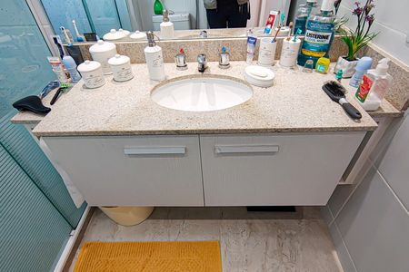 Apartamento para alugar com 86m², 2 quartos e 1 vaga Apartamento para alugar com 86m², 2 quartos e 1 vagaBanheiro da Suíte