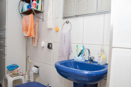 Apartamento à venda com 61m², 2 quartos e 1 vaga Apartamento à venda com 61m², 2 quartos e 1 vagaBanheiro