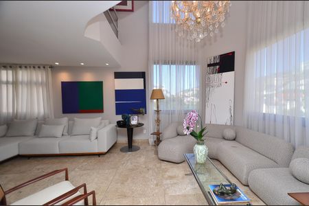 Apartamento à venda com 466m², 4 quartos e 5 vagas Apartamento à venda com 466m², 4 quartos e 5 vagasSala de estar
