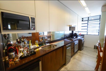 Apartamento à venda com 180m², 3 quartos e 2 vagas Apartamento à venda com 180m², 3 quartos e 2 vagasCozinha