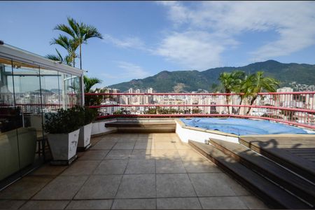 Apartamento à venda com 180m², 3 quartos e 2 vagas Apartamento à venda com 180m², 3 quartos e 2 vagasTerraço