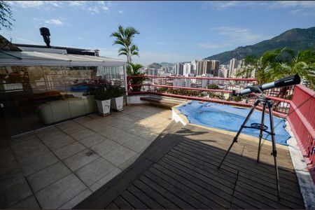 Apartamento à venda com 180m², 3 quartos e 2 vagas Apartamento à venda com 180m², 3 quartos e 2 vagasTerraço