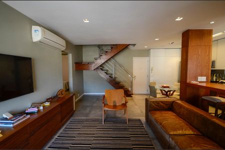 Apartamento à venda com 180m², 3 quartos e 2 vagas Apartamento à venda com 180m², 3 quartos e 2 vagasSala