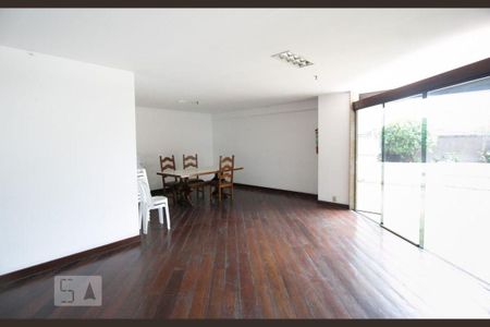 Apartamento à venda com 180m², 3 quartos e 2 vagas Apartamento à venda com 180m², 3 quartos e 2 vagasÁrea comum - Salão de festas