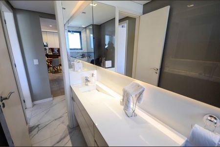 Apartamento à venda com 180m², 3 quartos e 2 vagas Apartamento à venda com 180m², 3 quartos e 2 vagasBanheiro 1