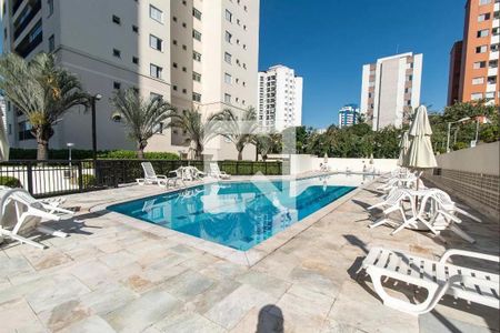 Apartamento à venda com 98m², 3 quartos e 2 vagas Apartamento à venda com 98m², 3 quartos e 2 vagasÁrea comum - Piscina