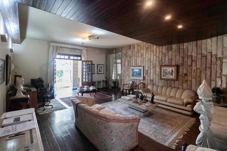 Casa à venda com 2000m², 7 quartos e 8 vagas Casa à venda com 2000m², 7 quartos e 8 vagasSala 2