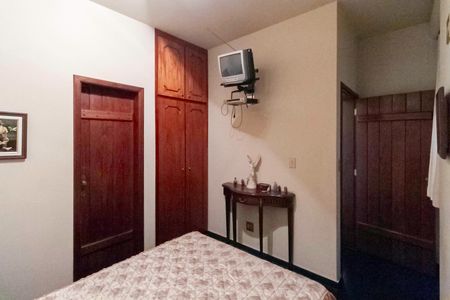 Casa à venda com 2000m², 7 quartos e 8 vagas Casa à venda com 2000m², 7 quartos e 8 vagasSuíte 4