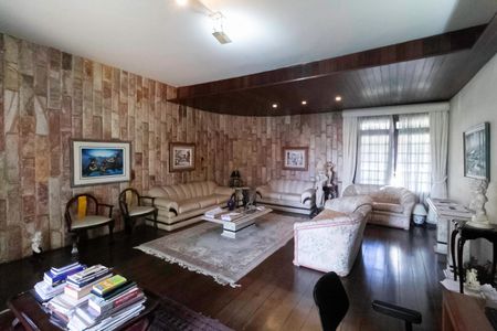 Casa à venda com 2000m², 7 quartos e 8 vagas Casa à venda com 2000m², 7 quartos e 8 vagasSala 2