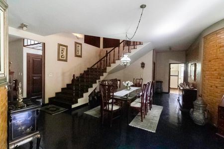 Casa à venda com 2000m², 7 quartos e 8 vagas Casa à venda com 2000m², 7 quartos e 8 vagasSala 1