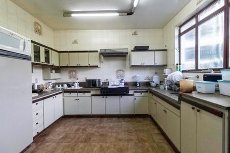 Casa à venda com 2000m², 7 quartos e 8 vagas Casa à venda com 2000m², 7 quartos e 8 vagasCozinha