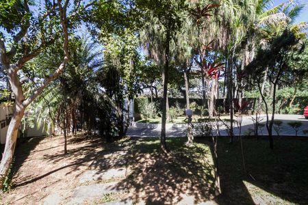 Casa à venda com 2000m², 7 quartos e 8 vagas Casa à venda com 2000m², 7 quartos e 8 vagasJardim