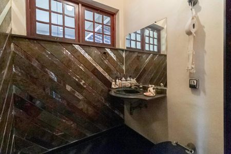 Casa à venda com 2000m², 7 quartos e 8 vagas Casa à venda com 2000m², 7 quartos e 8 vagasLavabo