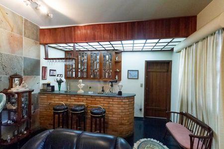 Casa à venda com 2000m², 7 quartos e 8 vagas Casa à venda com 2000m², 7 quartos e 8 vagasSala 5