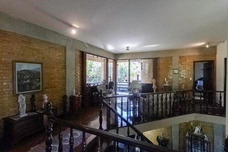 Casa à venda com 2000m², 7 quartos e 8 vagas Casa à venda com 2000m², 7 quartos e 8 vagasSala 4