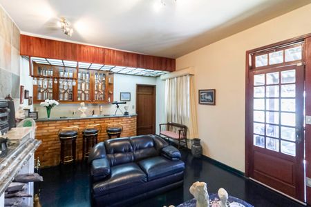 Casa à venda com 2000m², 7 quartos e 8 vagas Casa à venda com 2000m², 7 quartos e 8 vagasSala 5