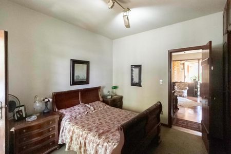 Casa à venda com 2000m², 7 quartos e 8 vagas Casa à venda com 2000m², 7 quartos e 8 vagasSuíte 3