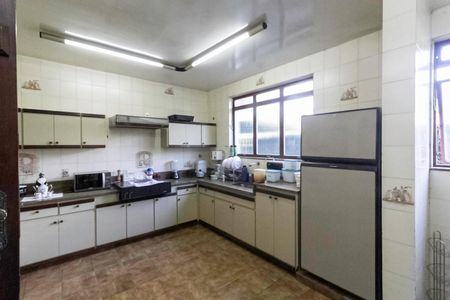 Casa à venda com 2000m², 7 quartos e 8 vagas Casa à venda com 2000m², 7 quartos e 8 vagasCozinha