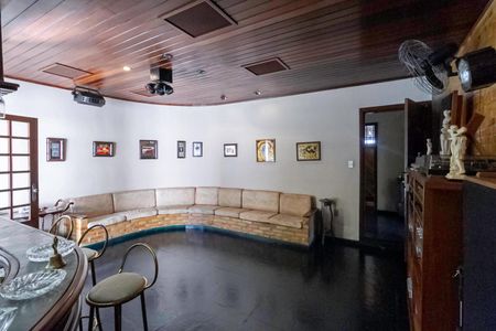 Casa à venda com 2000m², 7 quartos e 8 vagas Casa à venda com 2000m², 7 quartos e 8 vagasSala 3