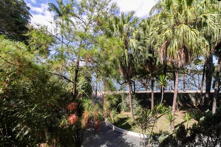 Casa à venda com 2000m², 7 quartos e 8 vagas Casa à venda com 2000m², 7 quartos e 8 vagasVaranda da suíte 2 - Vista