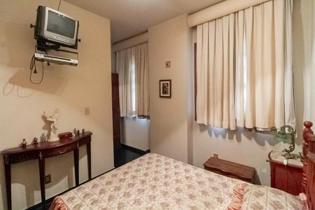 Casa à venda com 2000m², 7 quartos e 8 vagas Casa à venda com 2000m², 7 quartos e 8 vagasSuíte 4