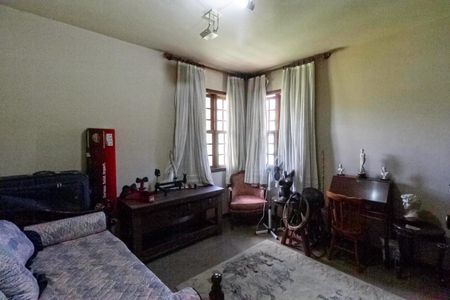 Casa à venda com 2000m², 7 quartos e 8 vagas Casa à venda com 2000m², 7 quartos e 8 vagasQuarto 2