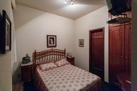 Casa à venda com 2000m², 7 quartos e 8 vagas Casa à venda com 2000m², 7 quartos e 8 vagasSuíte 4