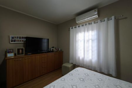 Casa à venda com 279m², 3 quartos e 5 vagas Casa à venda com 279m², 3 quartos e 5 vagasQuarto Suíte