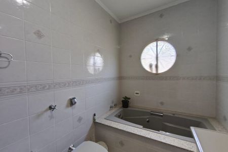 Casa à venda com 279m², 3 quartos e 5 vagas Casa à venda com 279m², 3 quartos e 5 vagasBanheiro Social