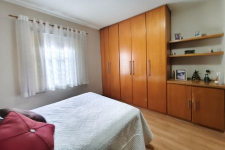 Casa à venda com 279m², 3 quartos e 5 vagas Casa à venda com 279m², 3 quartos e 5 vagasQuarto 2