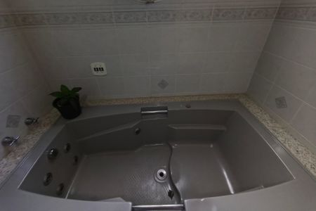 Casa à venda com 279m², 3 quartos e 5 vagas Casa à venda com 279m², 3 quartos e 5 vagasBanheiro Social