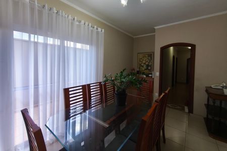 Casa à venda com 279m², 3 quartos e 5 vagas Casa à venda com 279m², 3 quartos e 5 vagasSala de Jantar
