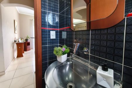 Casa à venda com 279m², 3 quartos e 5 vagas Casa à venda com 279m², 3 quartos e 5 vagasLavabo