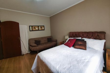 Casa à venda com 279m², 3 quartos e 5 vagas Casa à venda com 279m², 3 quartos e 5 vagasQuarto 2