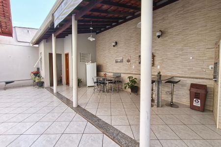 Casa à venda com 279m², 3 quartos e 5 vagas Casa à venda com 279m², 3 quartos e 5 vagasÁrea gourmet