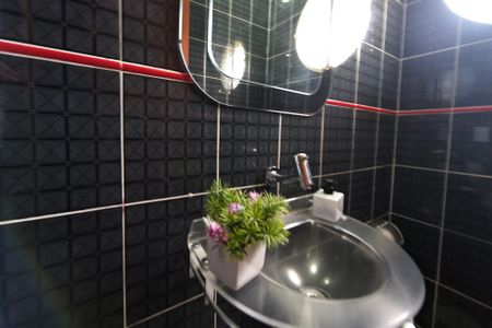 Casa à venda com 279m², 3 quartos e 5 vagas Casa à venda com 279m², 3 quartos e 5 vagasLavabo