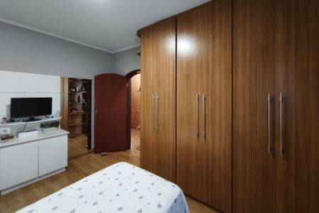 Casa à venda com 279m², 3 quartos e 5 vagas Casa à venda com 279m², 3 quartos e 5 vagasQuarto 1