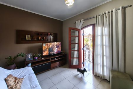 Casa à venda com 279m², 3 quartos e 5 vagas Casa à venda com 279m², 3 quartos e 5 vagasSala de TV