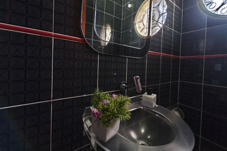 Casa à venda com 279m², 3 quartos e 5 vagas Casa à venda com 279m², 3 quartos e 5 vagasLavabo