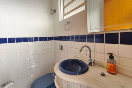 Casa à venda com 279m², 3 quartos e 5 vagas Casa à venda com 279m², 3 quartos e 5 vagasBanheiro de serviço