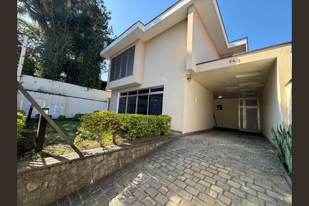 Casa à venda com 316m², 6 quartos e 3 vagasFoto 01