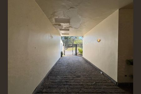 Casa à venda com 316m², 6 quartos e 3 vagasFoto 02