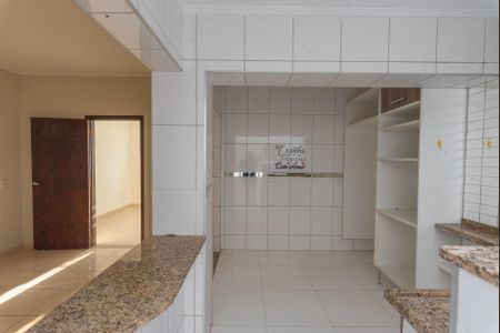 Casa à venda com 225m², 3 quartos e 3 vagas Casa à venda com 225m², 3 quartos e 3 vagasCozinha