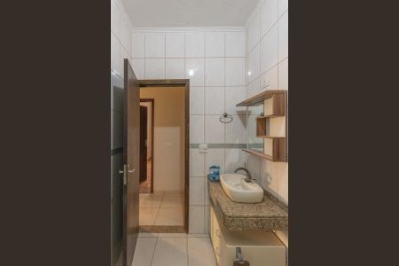Casa à venda com 225m², 3 quartos e 3 vagas Casa à venda com 225m², 3 quartos e 3 vagasBanheiro Social